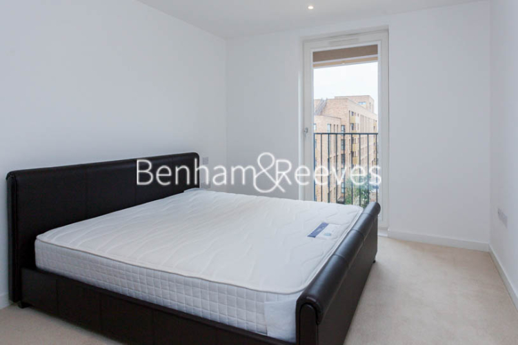 2 bedrooms flat to rent in Royal Victoria Gardens, Whiting Way, SE16-image 4