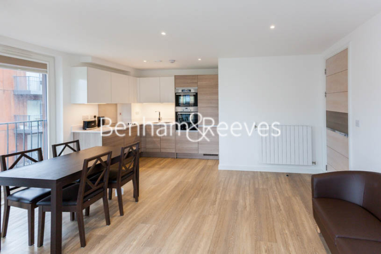 2 bedrooms flat to rent in Royal Victoria Gardens, Whiting Way, SE16-image 10