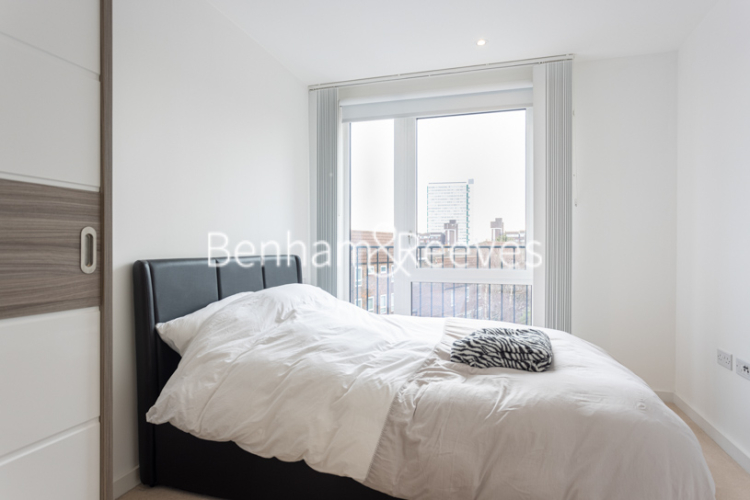 1  bedroom flat to rent in Endeavour House, Ashton Reach, SE16-image 3