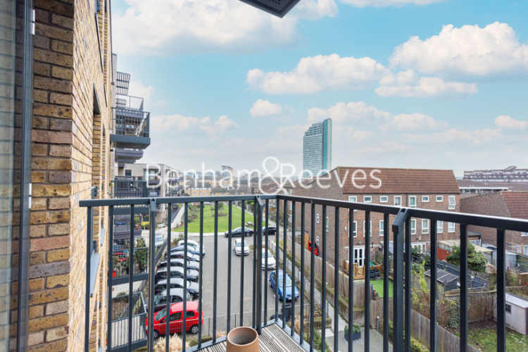 1  bedroom flat to rent in Endeavour House, Ashton Reach, SE16-image 5