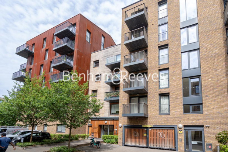 3 bedrooms flat to rent in Navigation House, Whiting Way, SE16-image 6