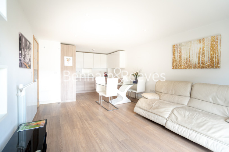 3 bedrooms flat to rent in Navigation House, Whiting Way, SE16-image 7