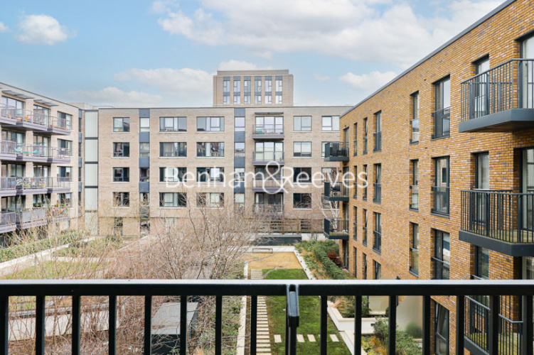 3  bedrooms flat to rent in Endeavour House, Surrey Quays, SE16-image 5