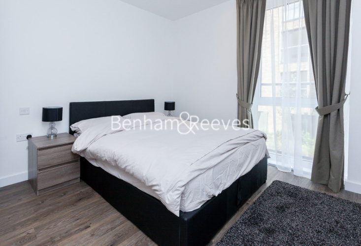 3  bedrooms flat to rent in Endeavour House, Surrey Quays, SE16-image 9