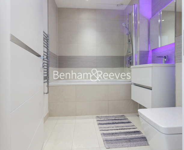 3  bedrooms flat to rent in Endeavour House, Surrey Quays, SE16-image 10