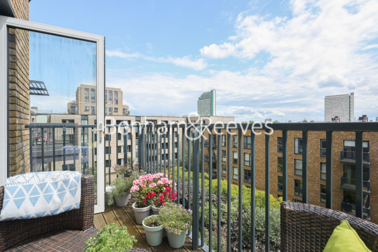 3 bedrooms flat to rent in Quinton Court, Plough Way, SE16-image 11