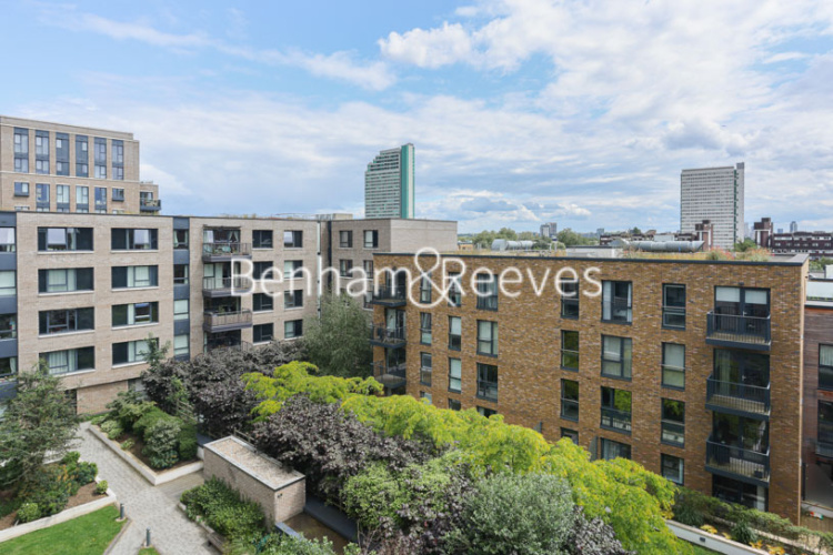 3 bedrooms flat to rent in Quinton Court, Plough Way, SE16-image 12