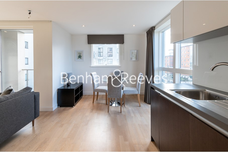 1 bedroom flat to rent in Pump House Crescent, Brentford, TW8-image 7