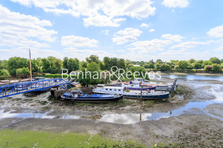 2  bedrooms flat to rent in High Street, Brentford, TW8-image 11