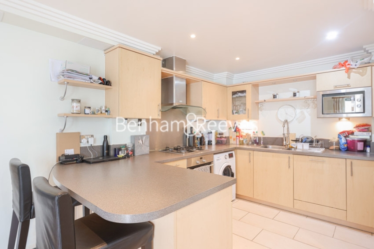 1 bedroom flat to rent in Brentford Lock, Brentford Lock,TW8-image 2