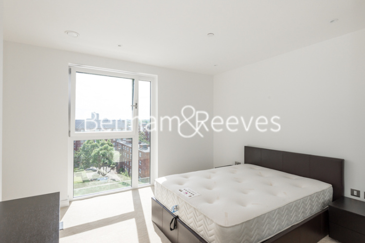 1 bedroom flat to rent in Wandsworth Road, Nine Elms Point, SW8-image 3