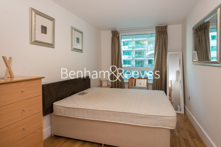 2 bedrooms flat to rent in St George’s Wharf, Nine Elms, SW8-image 3