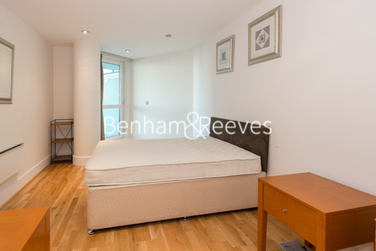 2 bedrooms flat to rent in St George’s Wharf, Nine Elms, SW8-image 5