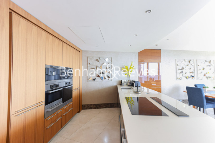 2 bedrooms flat to rent in The Tower, 1 St George Wharf, SW8-image 2