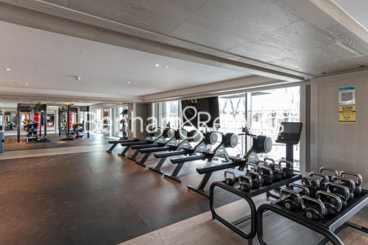 2 bedrooms flat to rent in Legacy Building, Viaduct Gardens, SW11-image 16