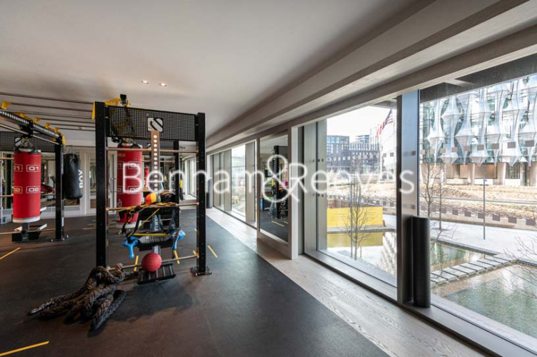 2 bedrooms flat to rent in Legacy Building, Viaduct Gardens, SW11-image 17