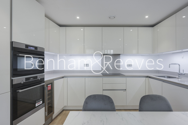 2 bedrooms flat to rent in Wandsworth Road, Nine Elms, SW8-image 2