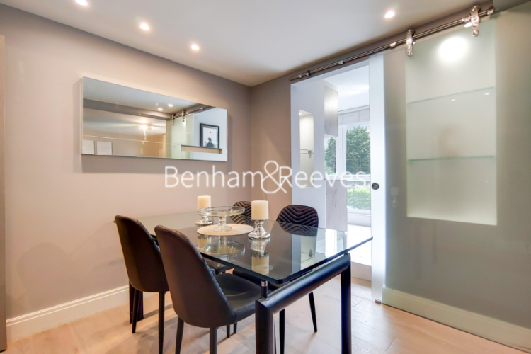 3 bedrooms flat to rent in Boydell Court, St John's Wood, NW8-image 3