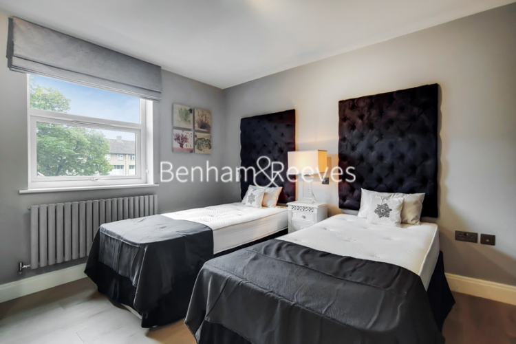 3 bedrooms flat to rent in Boydell Court, St John's Wood, NW8-image 8