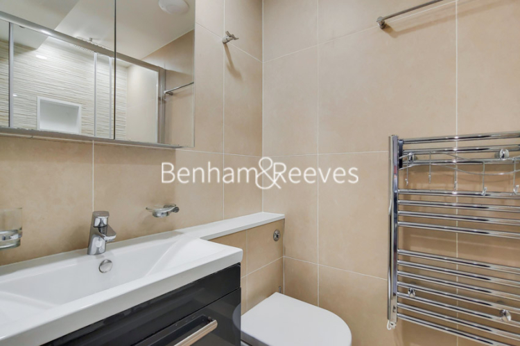 3 bedrooms flat to rent in Boydell Court, St John's Wood, NW8-image 14