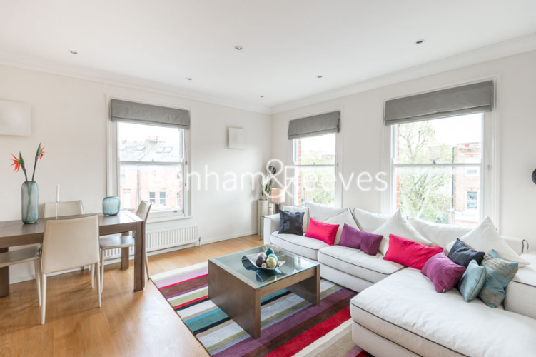 3  bedrooms flat to rent in Goldhurst Terrace, South Hampstead, NW6-image 1