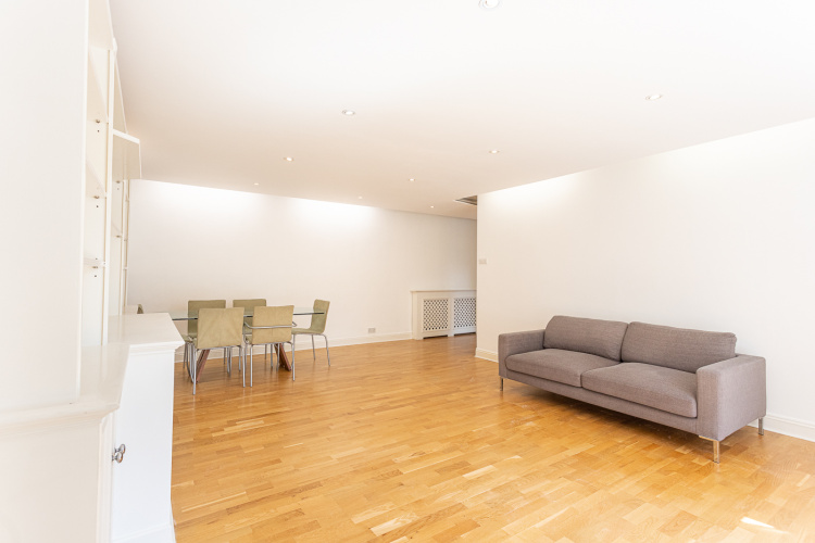 3 bedrooms flat to rent in St. John's Wood Park, St. John's Wood, NW8-image 1