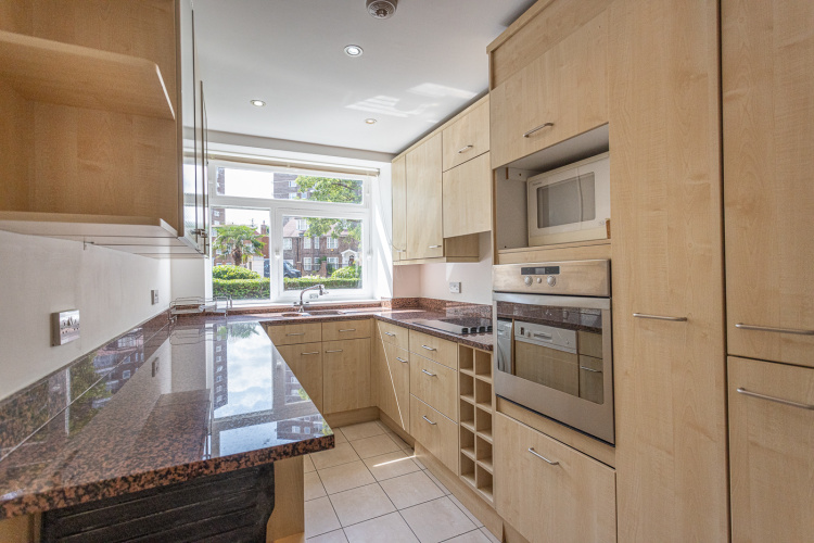 3 bedrooms flat to rent in St. John's Wood Park, St. John's Wood, NW8-image 7