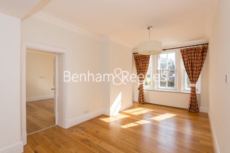 4 bedrooms flat to rent in East Heath Road, Hampstead, NW3-image 13