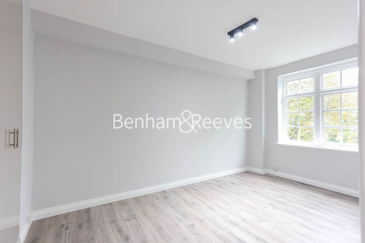 Studio flat to rent in Abbey Road, Hampstead, NW8-image 1