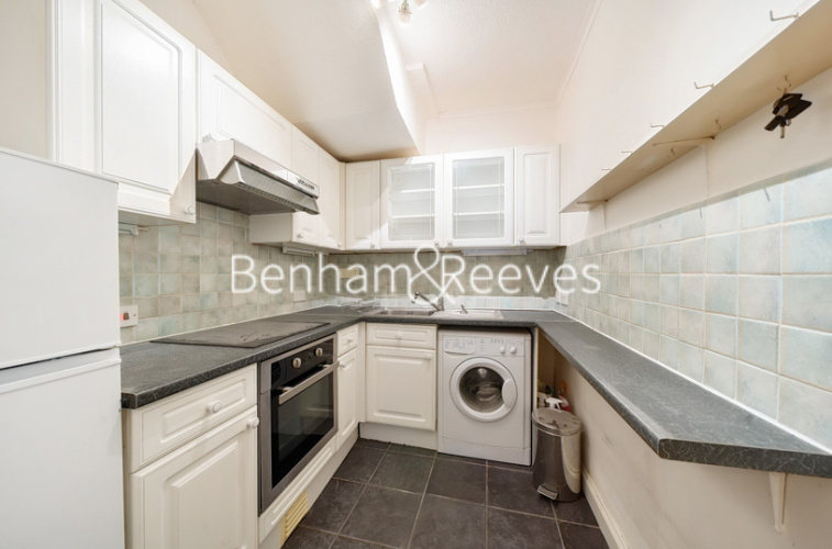 Studio flat to rent in Greencroft Gardens, Hampstead, NW6-image 2