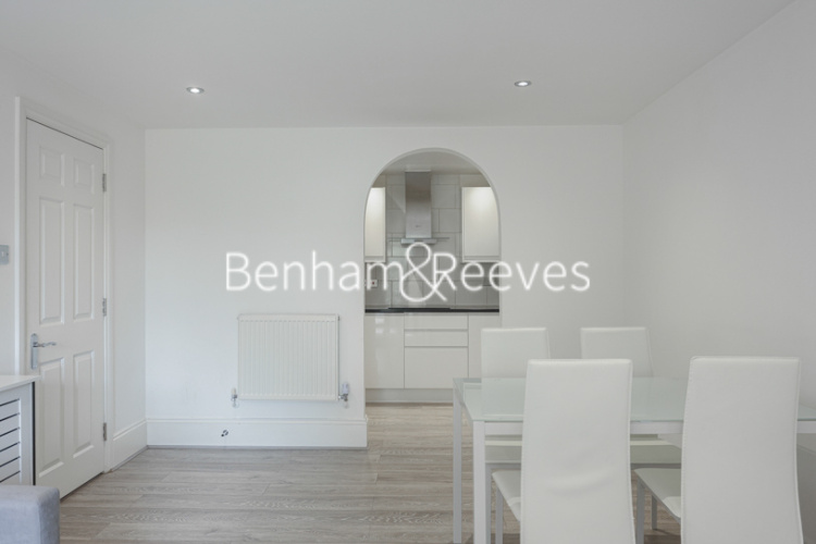 2 bedrooms flat to rent in Royal Drive, Friern Barnet, N11-image 12