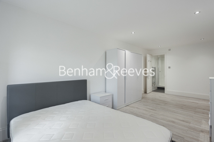 2 bedrooms flat to rent in Royal Drive, Friern Barnet, N11-image 13