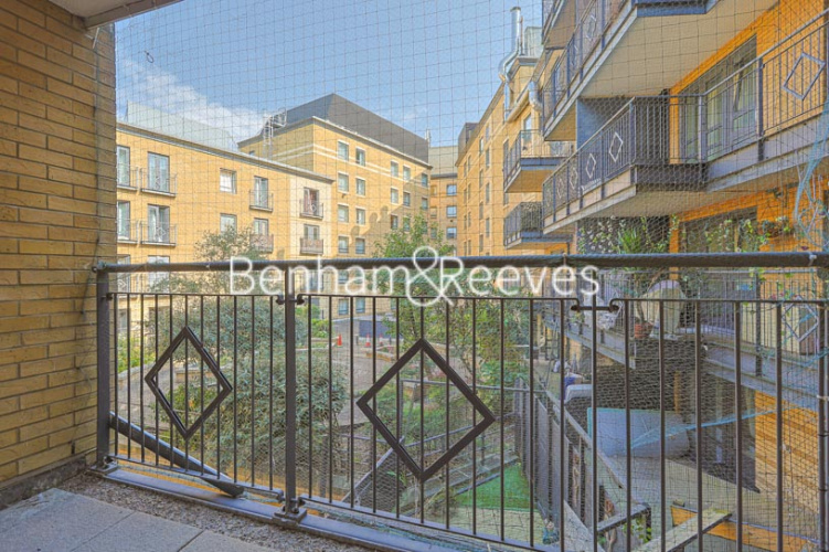 3 bedrooms flat to rent in Regents Plaza Apartments, Greville Road, NW6-image 5