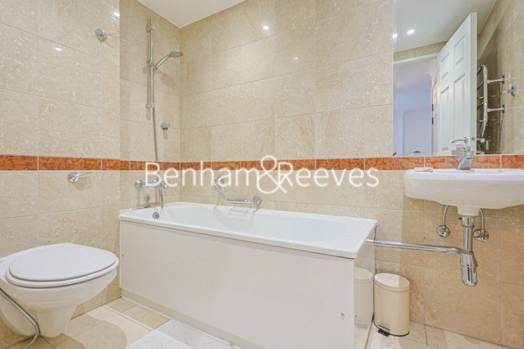 3 bedrooms flat to rent in Regents Plaza Apartments, Greville Road, NW6-image 11