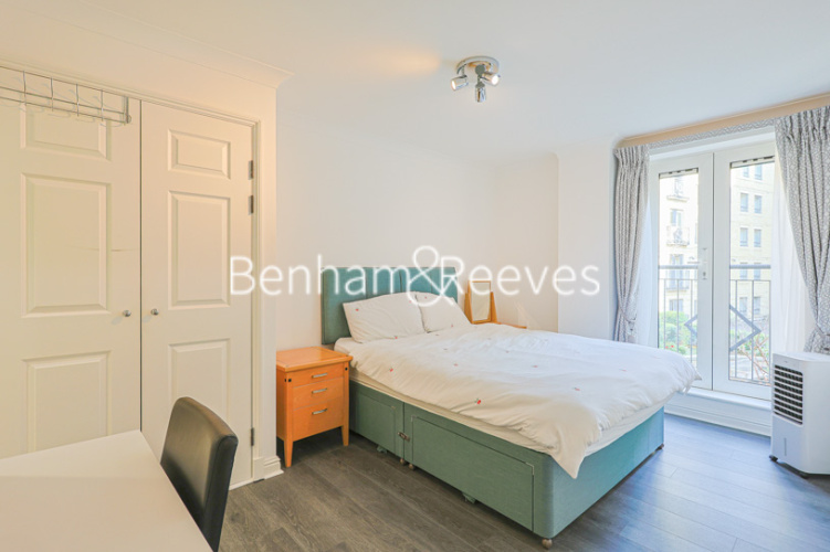 3 bedrooms flat to rent in Regents Plaza Apartments, Greville Road, NW6-image 14