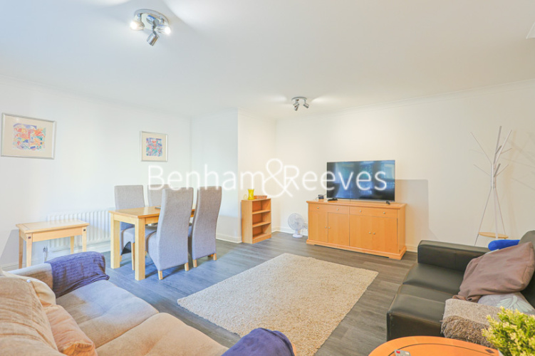 3 bedrooms flat to rent in Regents Plaza Apartments, Greville Road, NW6-image 18