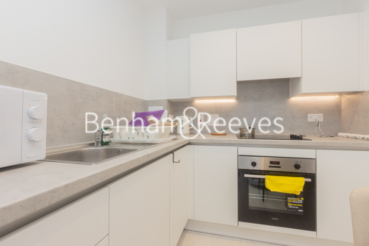 1 bedroom flat to rent in Perryfield Way, Hampstead, NW9-image 2