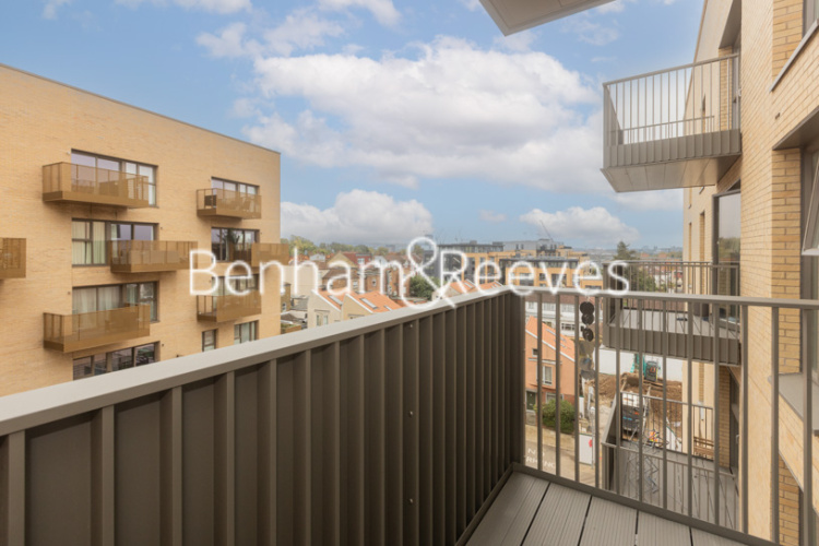 1 bedroom flat to rent in Perryfield Way, Hampstead, NW9-image 5