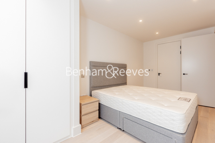 2 bedrooms flat to rent in West Hampstead Central, West End Lane, NW6-image 13