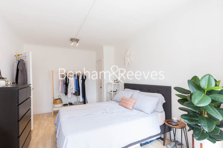 1 bedroom flat to rent in Prince Arthur Road, Hampstead, NW3-image 4