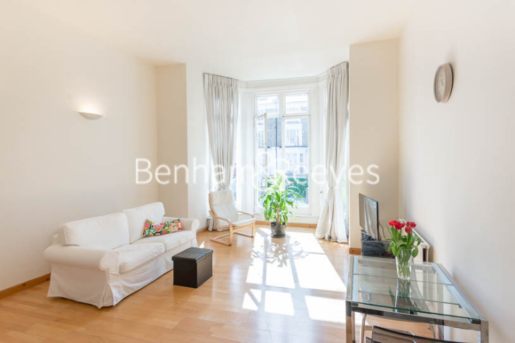 1 bedroom flat to rent in Upper Park Road, Belsize Park, NW3-image 1