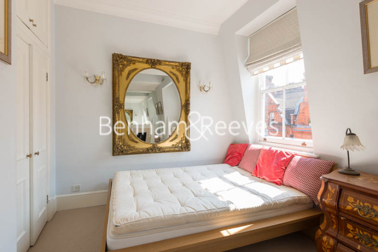 Studio flat to rent in Draycott Place, Chelsea, SW3-image 3