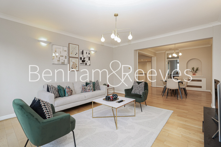 3 bedrooms flat to rent in Montrose Court, Princes Gate, SW7-image 8