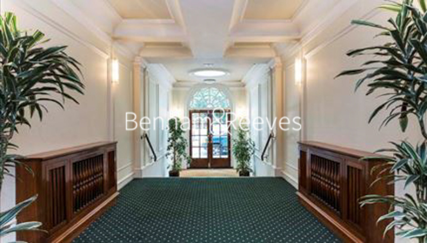 Studio flat to rent in Pelham Court, Chelsea, SW3-image 9