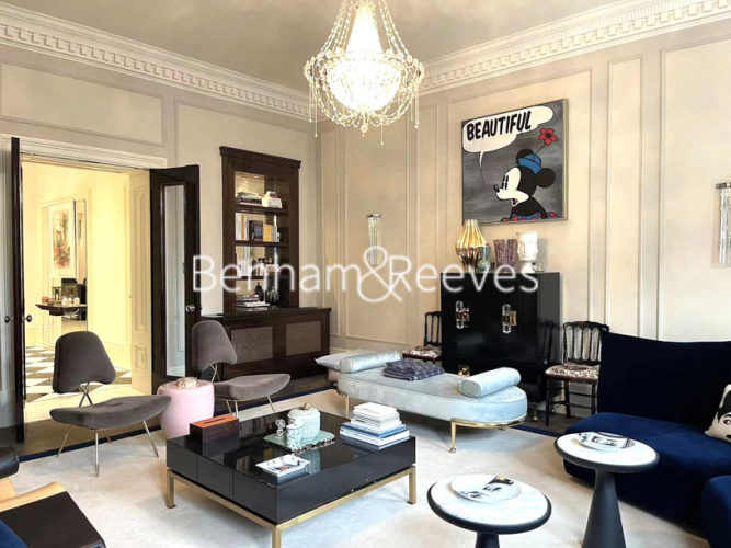 4 bedrooms flat to rent in Pont Street, Knightsbridge, SW1X-image 1