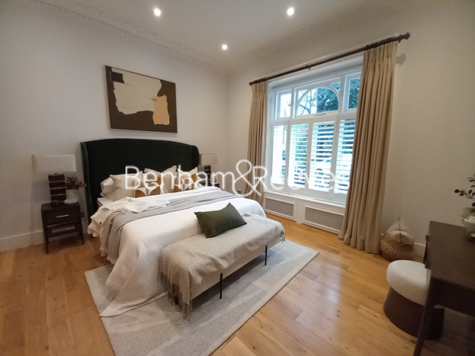 3 bedrooms flat to rent in Onslow Square, South Kensington, SW7-image 3