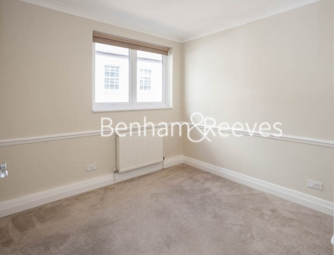 3 bedrooms flat to rent in Princes Gate Mews, South Kensington, SW7-image 9