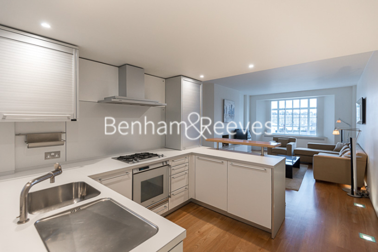 1 bedroom flat to rent in St. George's Court, Brompton Road, SW3-image 1