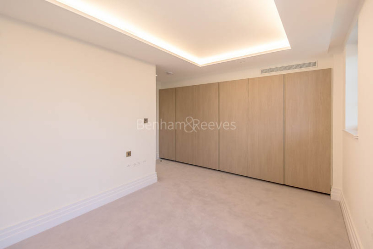 3 bedrooms flat to rent in Kensington Gardens Square, Hyde Park, W2-image 8