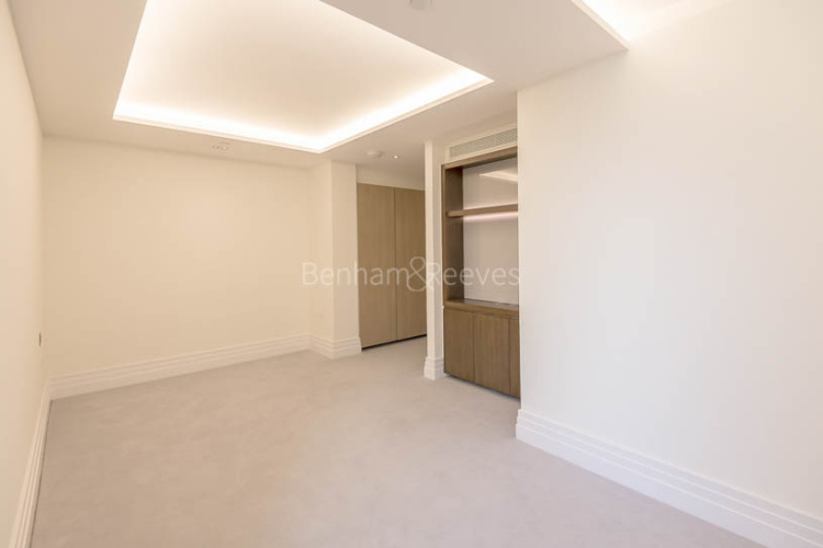 3 bedrooms flat to rent in Kensington Gardens Square, Hyde Park, W2-image 11